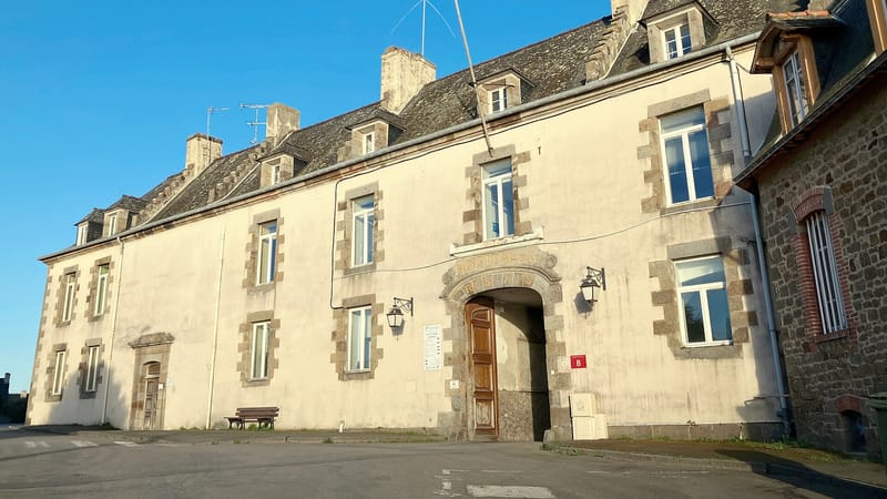 Saint-Malo — Centre-Hospitalier-Broussais-Hopital-du-Rosais-Saint-Malo-byRundvald