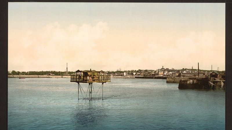 Saint-Malo — The Roulant Bridge, St. Malo, France-LCCN2001698705