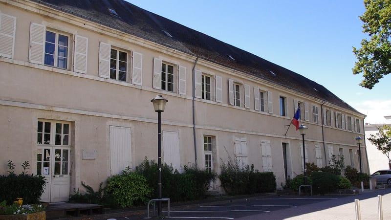 Le Blanc — Couvent des Augustins, actuellement mairie de Le Blanc