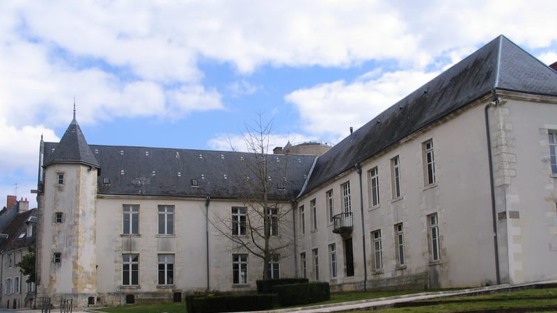 Issoudun — Issoudun - Town hall