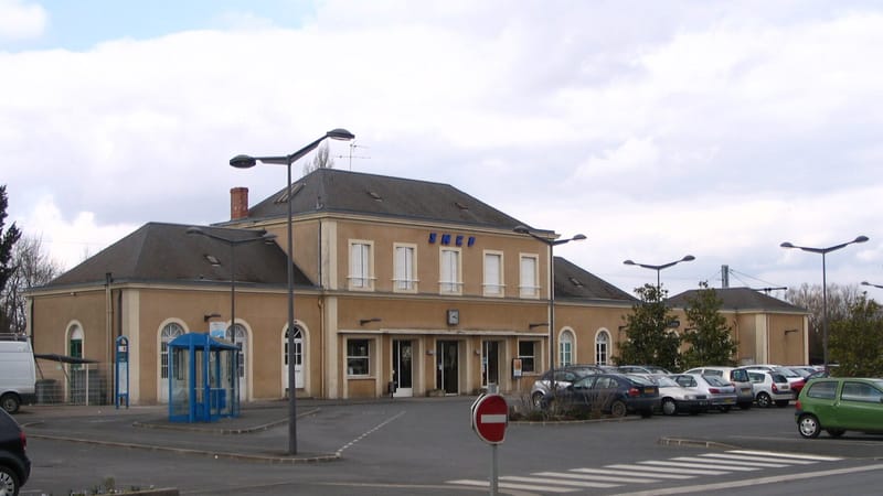 Issoudun — Issoudun - Train station - 1