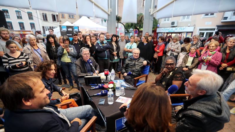 Beaurepaire — Les acteurs Stéphane Hénon, Sylvie Flepp, Daniel Prévost et Firmine Richard lors d'une émission de France Bleu Isère aux Rencontres Internationales du Cinéma de Beaurepaire en 2019
