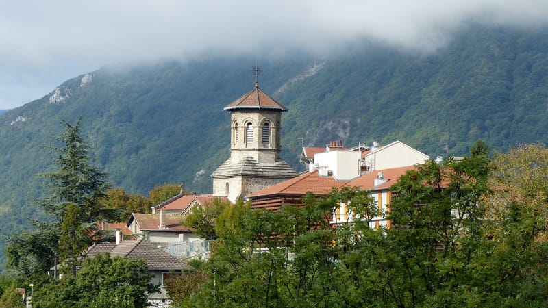 Corenc — Corenc-eglise-clocher