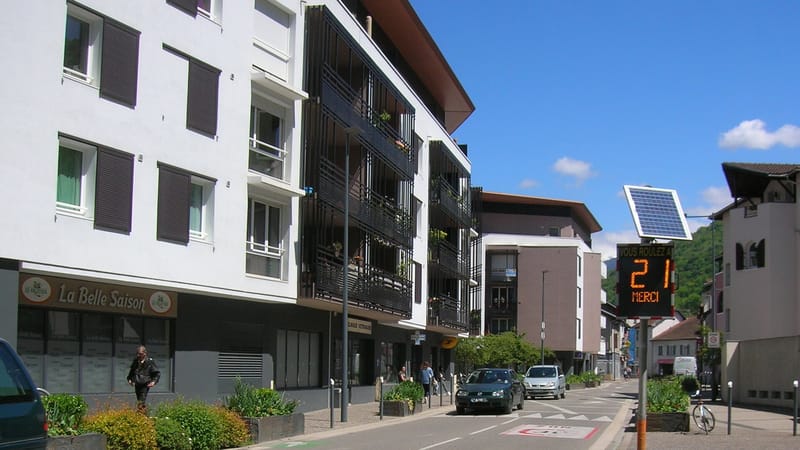 Gières — Gières mai 2016 abc17 village vitesse