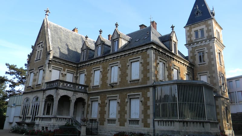 Pont-de-Chéruy — Château Grammont Pont-de-Chéruy