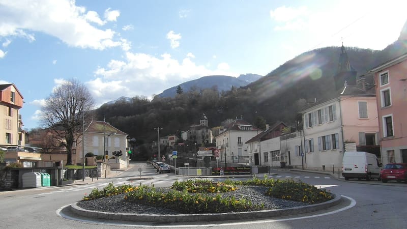 Voreppe — Place du Docteur Thévenet à Voreppe