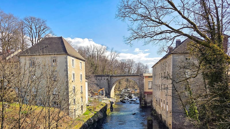 Champagnole — Champagnole, l'ancien moulin et le pont sur l'Ain