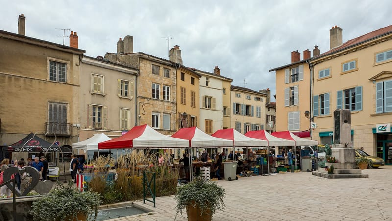 Saint-Amour — Saint-Amour - Place d'Armes