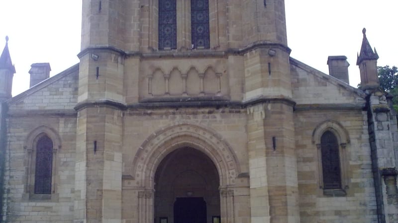 Peyrehorade — Eglise de Peyrehorade vue 2 détail sur la face avant