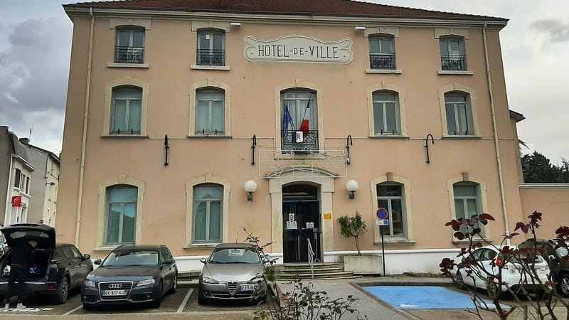 Chazelles-sur-Lyon — Mairie de Chazelles-sur-Lyon