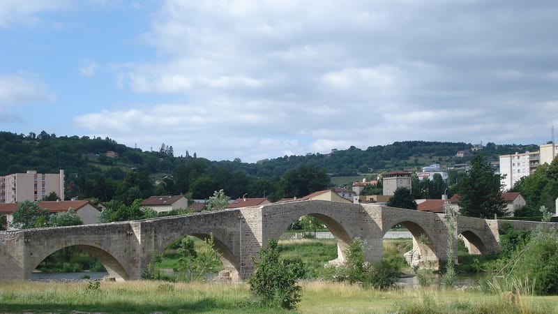 Brives-Charensac — Brives-Charensac (Haute-Loire, Fr), vieux pont sur la Loire