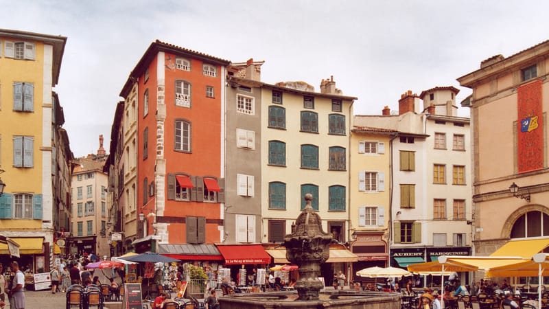 Le Puy-en-Velay — Le Puy en Velay Place Fontaine