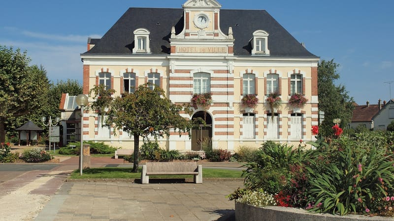 Châlette-sur-Loing — Châlette-sur-Loing-FR-45-hôtel de ville-02