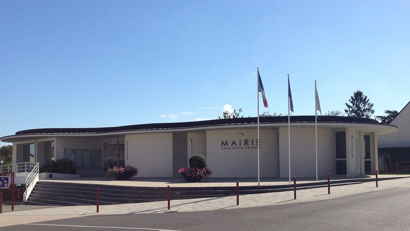 Beaucouzé — Mairie - Place Eric Tabarly - La Membrolle-sur-Longuenée (49)