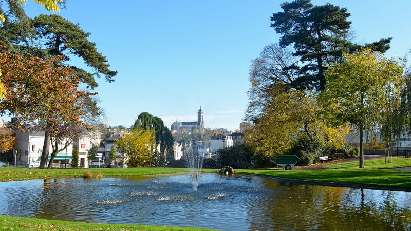 Cholet — Cholet - Jardin du Mail (1)