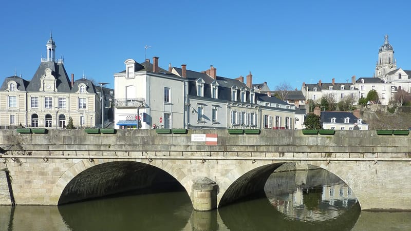 Segré-en-Anjou Bleu — Pont de la rue Victor Hugo(1)