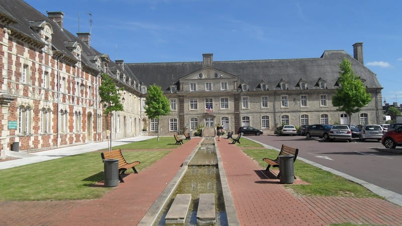 Carentan-les-Marais — Carentan Mairie2