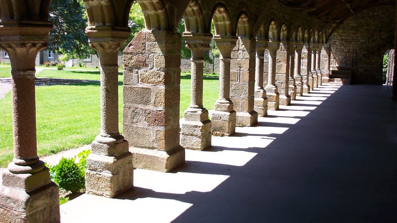 Mortain-Bocage — Cloîtreabbayeblanche