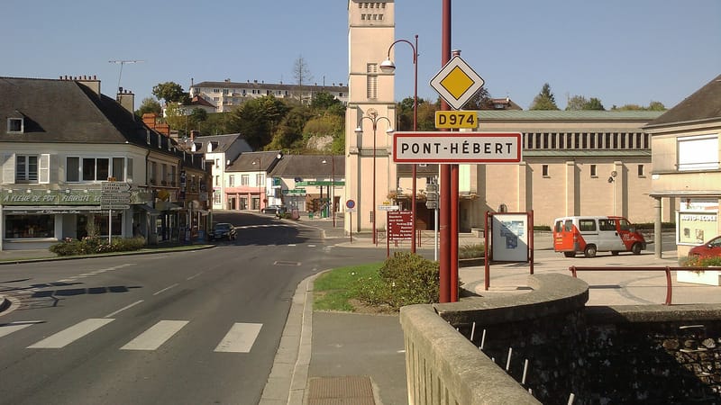 Pont-Hébert — Pont-Hébert - Vue sur le bourg