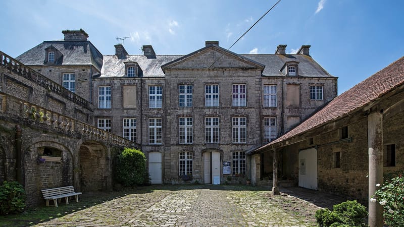 Valognes — ValognesHotelGrandvalCaligny 01