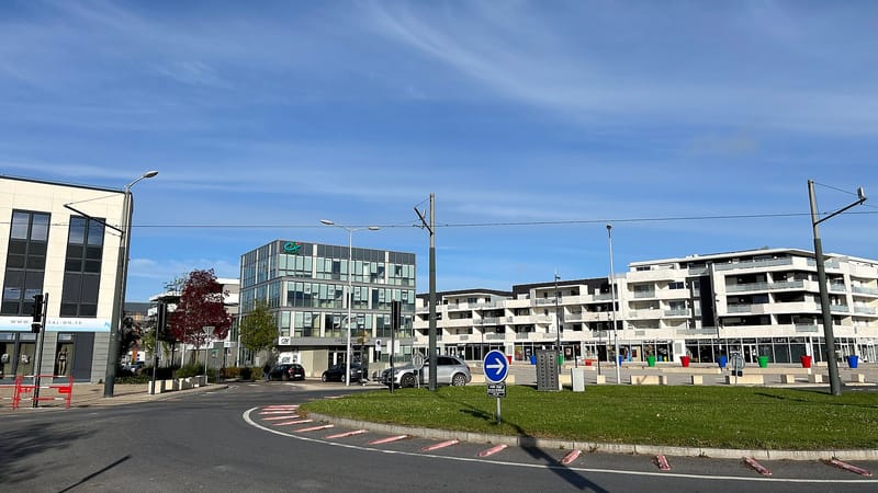 Bezannes — Bezannes - rond-point Louis Victor de Broglie