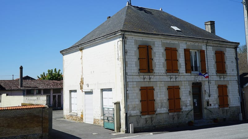 Somme-Suippe — Mairie Somme suippe 11755