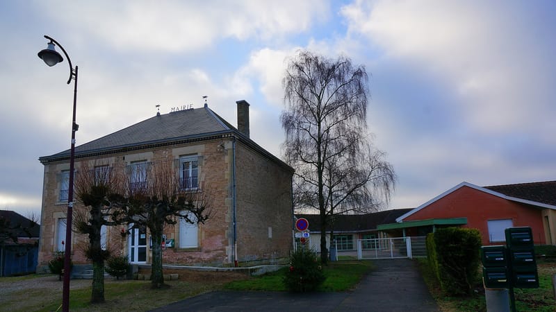 Somme-Vesle — Mairie Bussy 05782