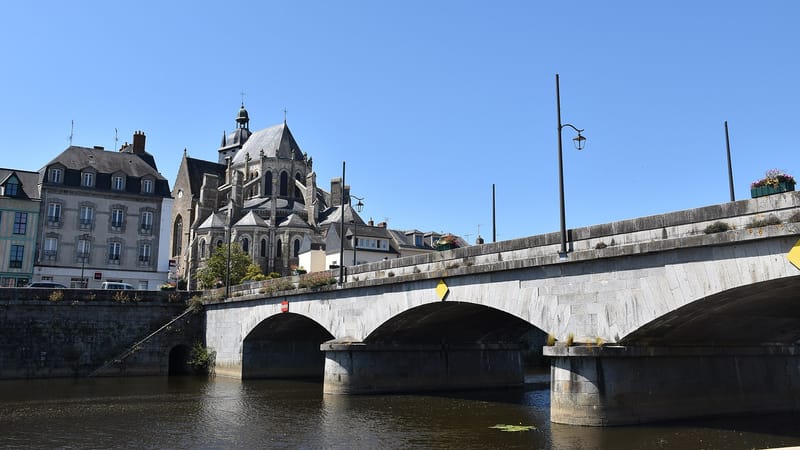 Mayenne — Pont Notre-Dame 2