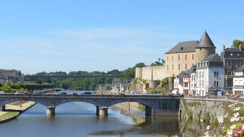 Mayenne — La mayenne dans le centre ville