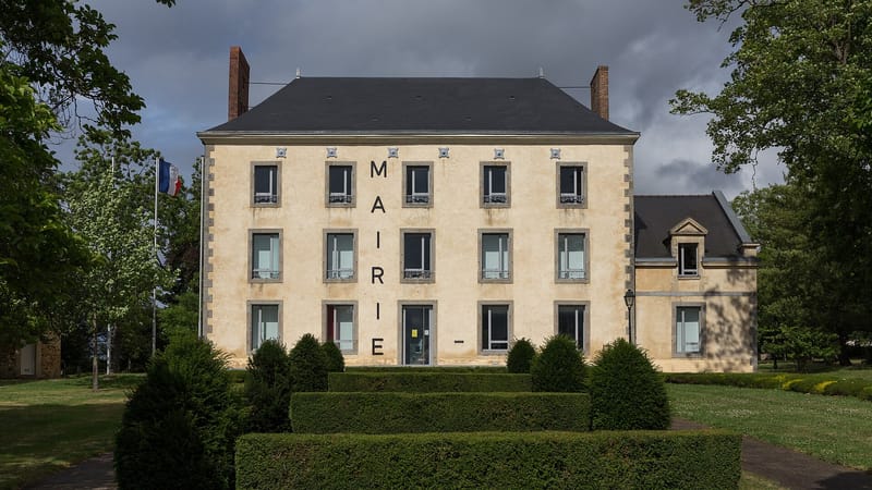 Port-Brillet — Port-Brillet - Mairie 01