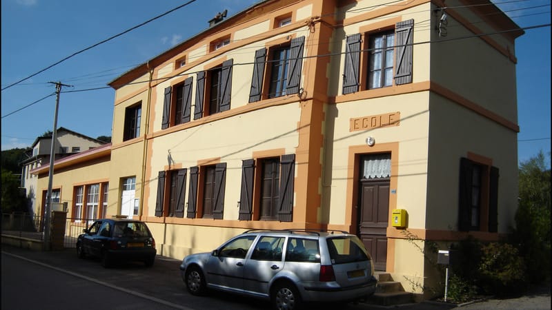 Cosnes-et-Romain — École Vaux-Warnimont