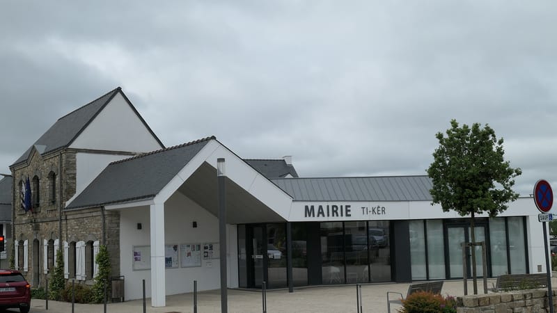 Plescop — Meucon - mairie 01