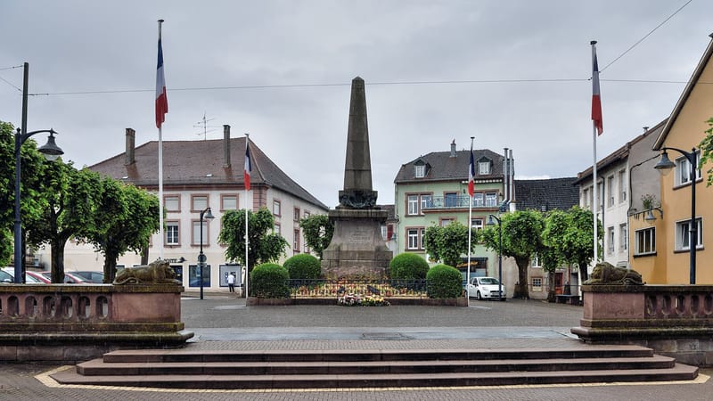 Sarrebourg — Sarrebourg Monument aux morts place Wilson