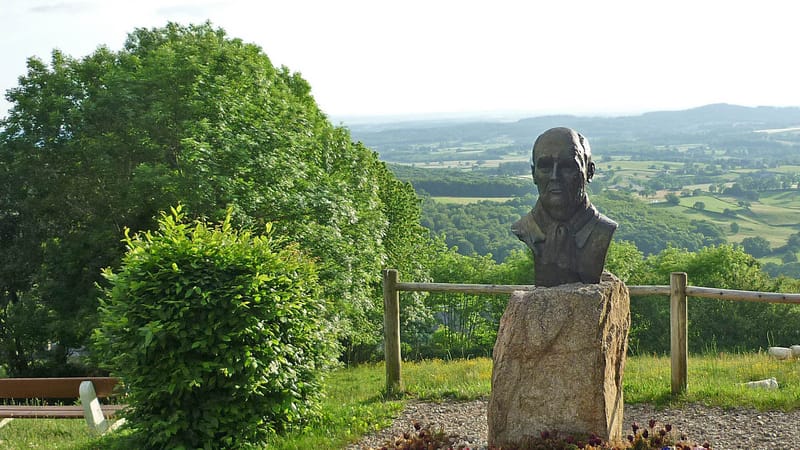 Château-Chinon (Ville) — Mitterrand-Denkmal-Ch-Cinon