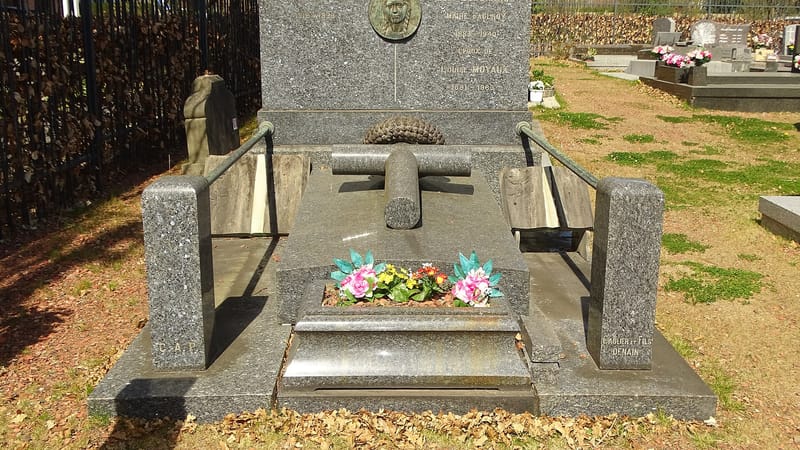 Aulnoy-lez-Valenciennes — Aulnoy-lez-Valenciennes - Cimetière d'Aulnoy-lez-Valenciennes (A08)