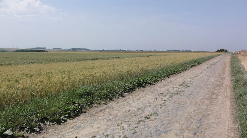 Aulnoy-lez-Valenciennes — Aulnoy-lez-Valenciennes (Nord, Fr) une chaussée