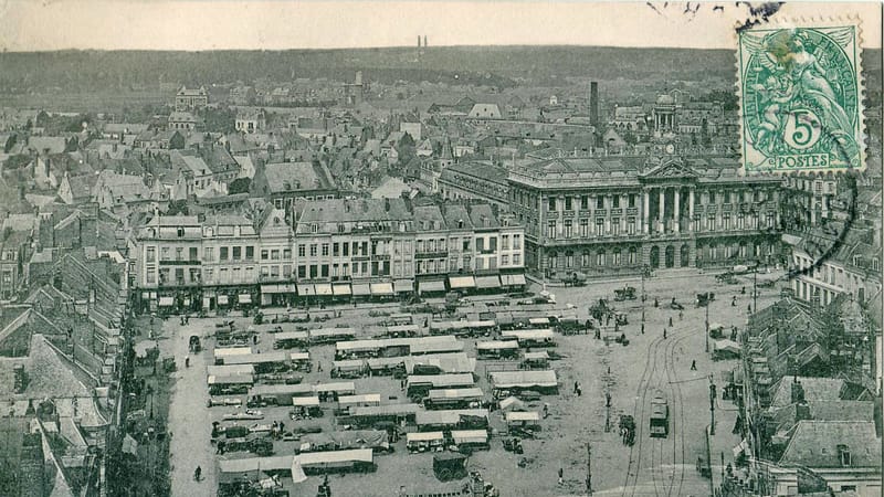 Cambrai — LL 16 - Cambrai - Vue générale vers la Place d'Armes