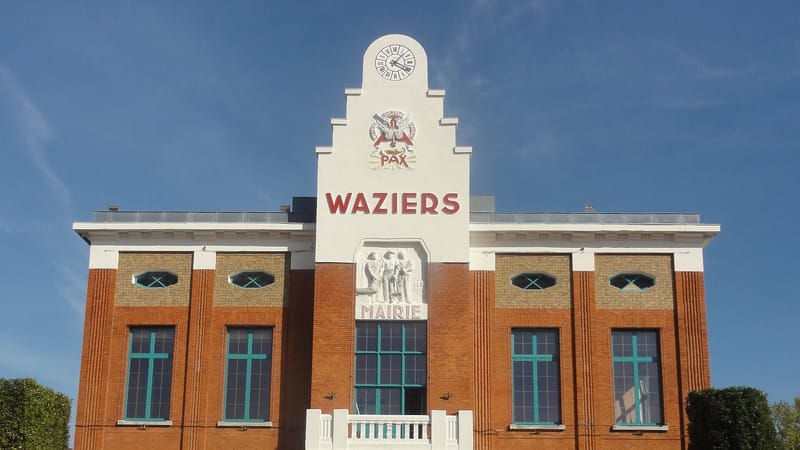 Douai — Waziers - Mairie (04)