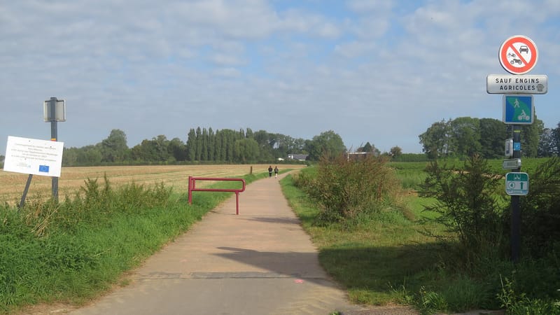Louvroil — Eurovélo 3 à Louvroil voie verte sur chemin agricole