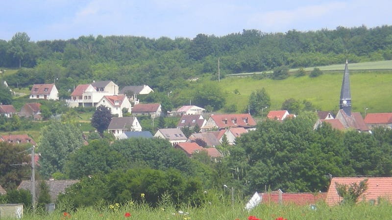Airion — Airion (60) - Vue générale du village depuis la rue d'Étouy
