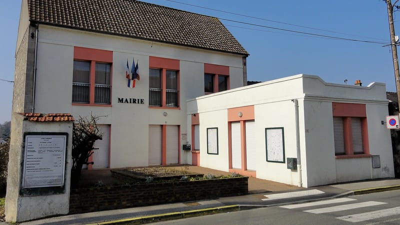 Lacroix-Saint-Ouen — Saint-Sauveur (60), mairie, rue Aristide-Briand