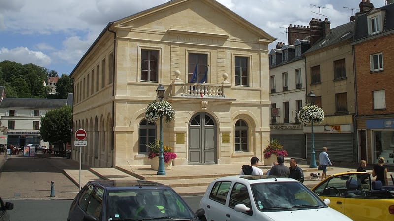 Méru — Mairie méru 1