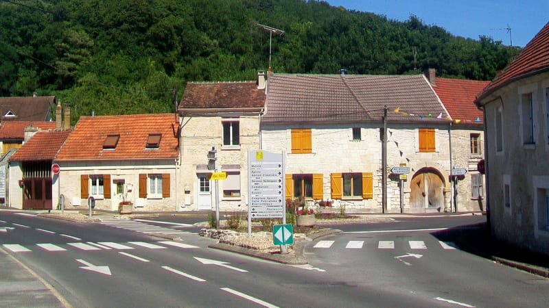 Monchy-Saint-Éloi — Monchy-Saint-Éloi (60), place publique