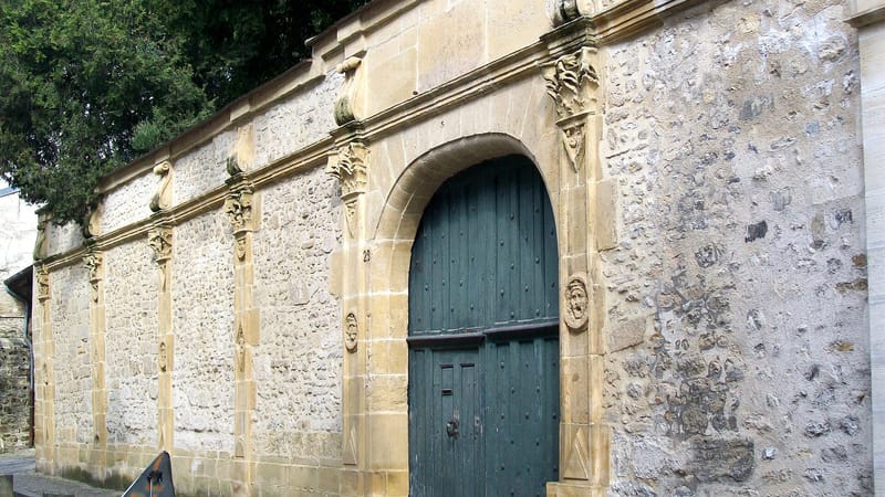 Senlis — Senlis (60), hôtel de Rasse de Saint-Simon, rue Bellon