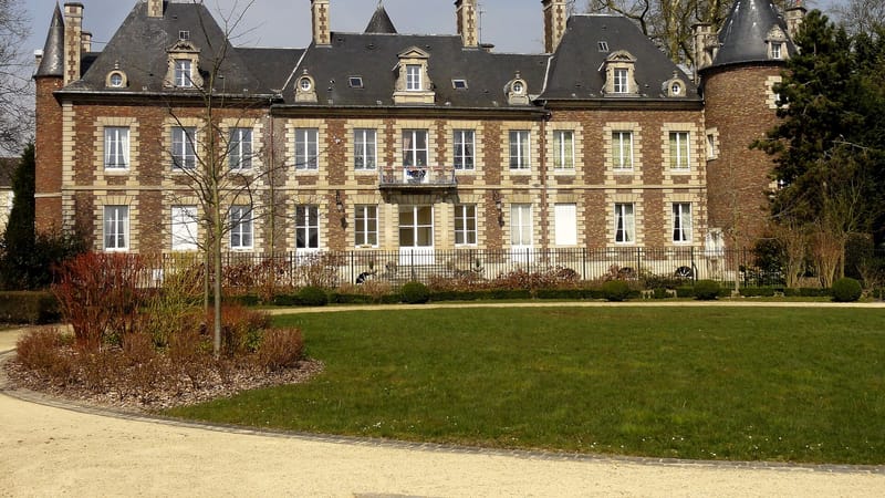 Venette — Compiègne (60), château, rue des Martyrs (RD 13) 2