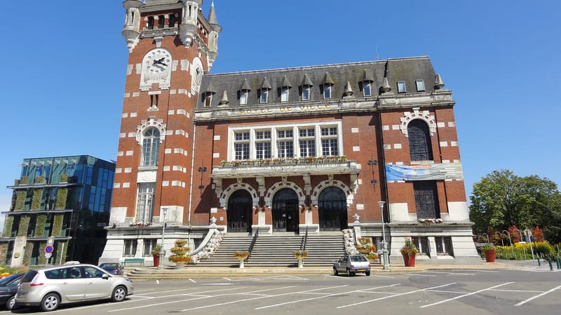 Bruay-la-Buissière — Bruay-la-Buissière - Hôtel de Ville (01)