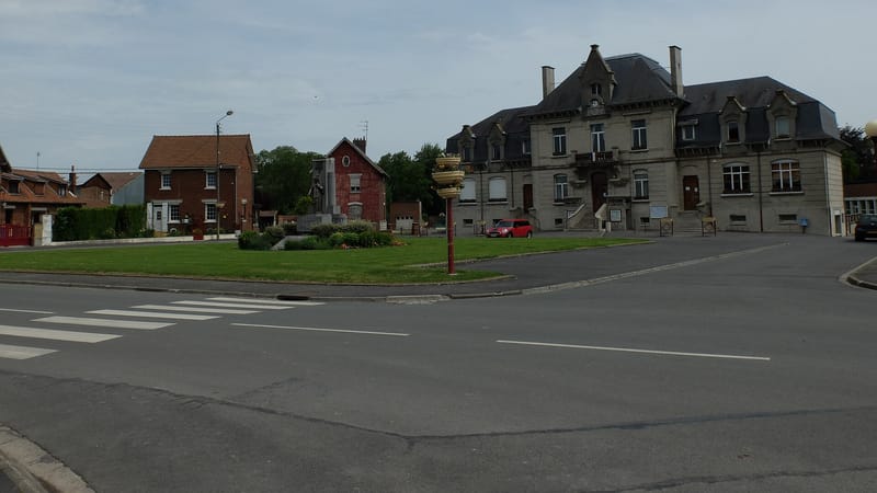 Feuchy — Feuchy - Place de la mairie - 2