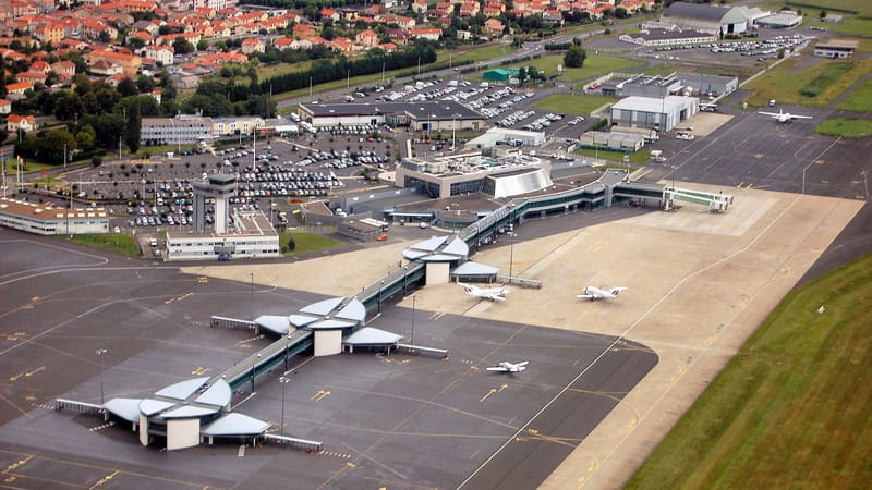 Clermont-Ferrand — Aeroport clermont ferrand auvergne va