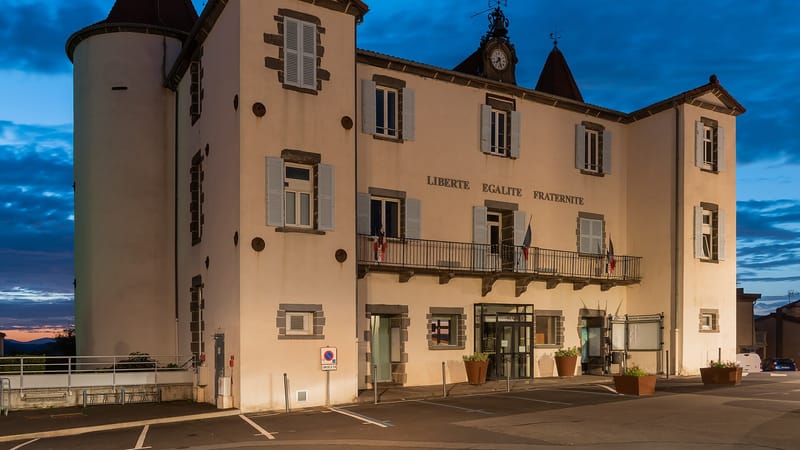 Cournon-d'Auvergne — Town hall of Cournon-d'Auvergne (2)