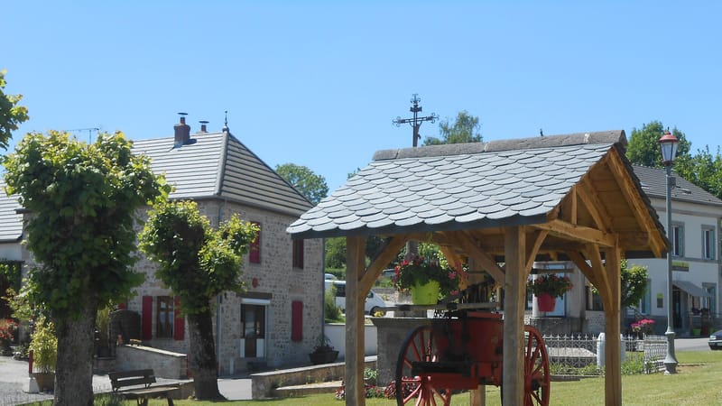 Gouttières — Pompe à bras de pompier (Gouttières)